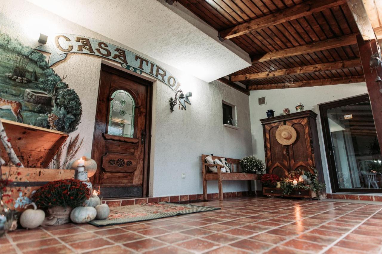 Casa Tirol Blaj Hotel ภายนอก รูปภาพ
