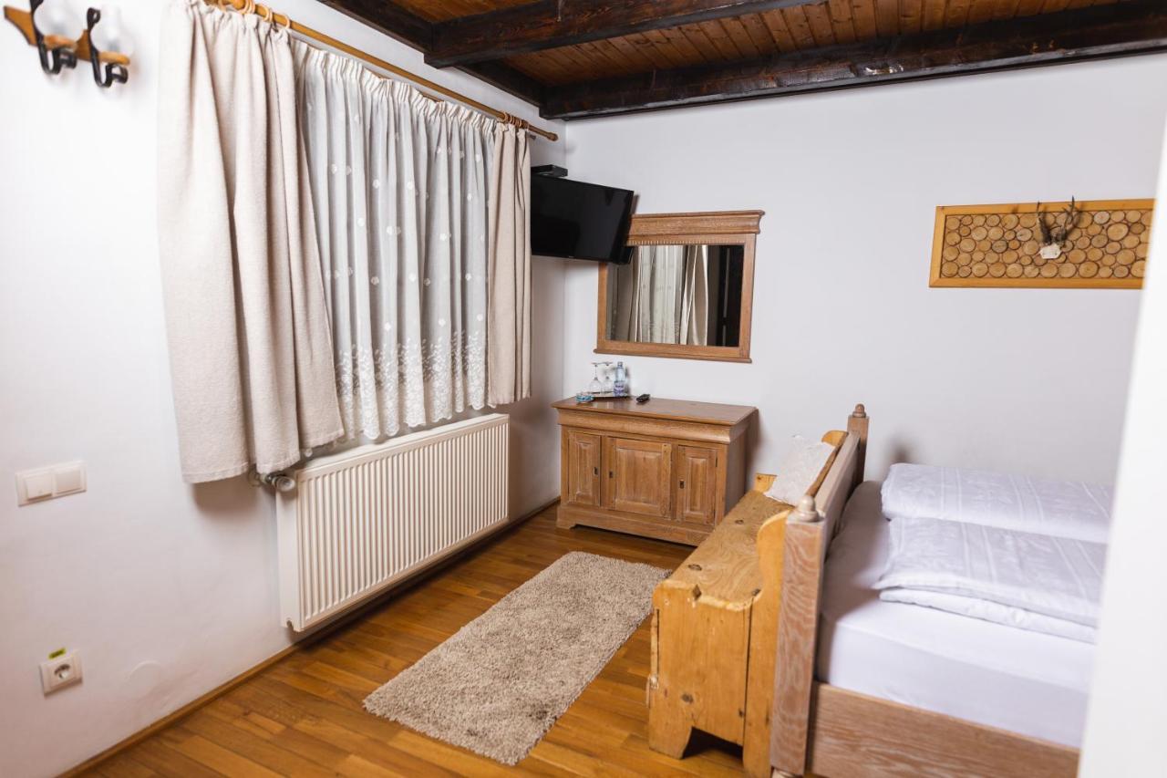 Casa Tirol Blaj Hotel ภายนอก รูปภาพ