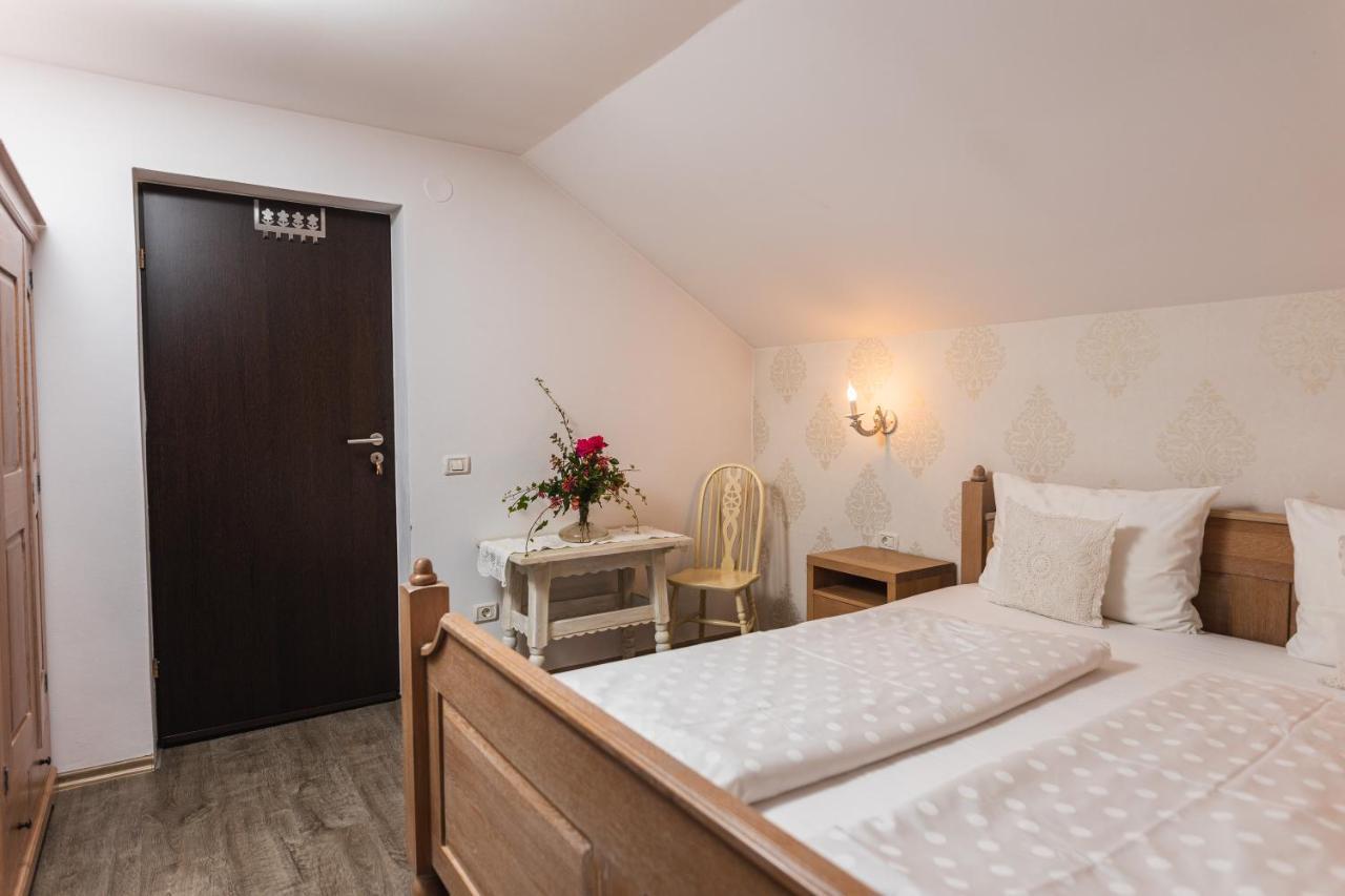 Casa Tirol Blaj Hotel ภายนอก รูปภาพ