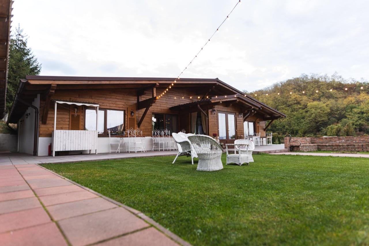 Casa Tirol Blaj Hotel ภายนอก รูปภาพ